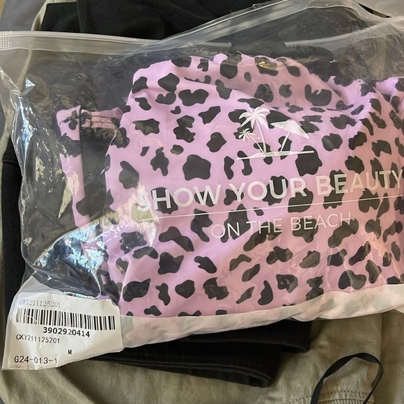 Show your beauty on the beach swim suit - Picture 7 of 7